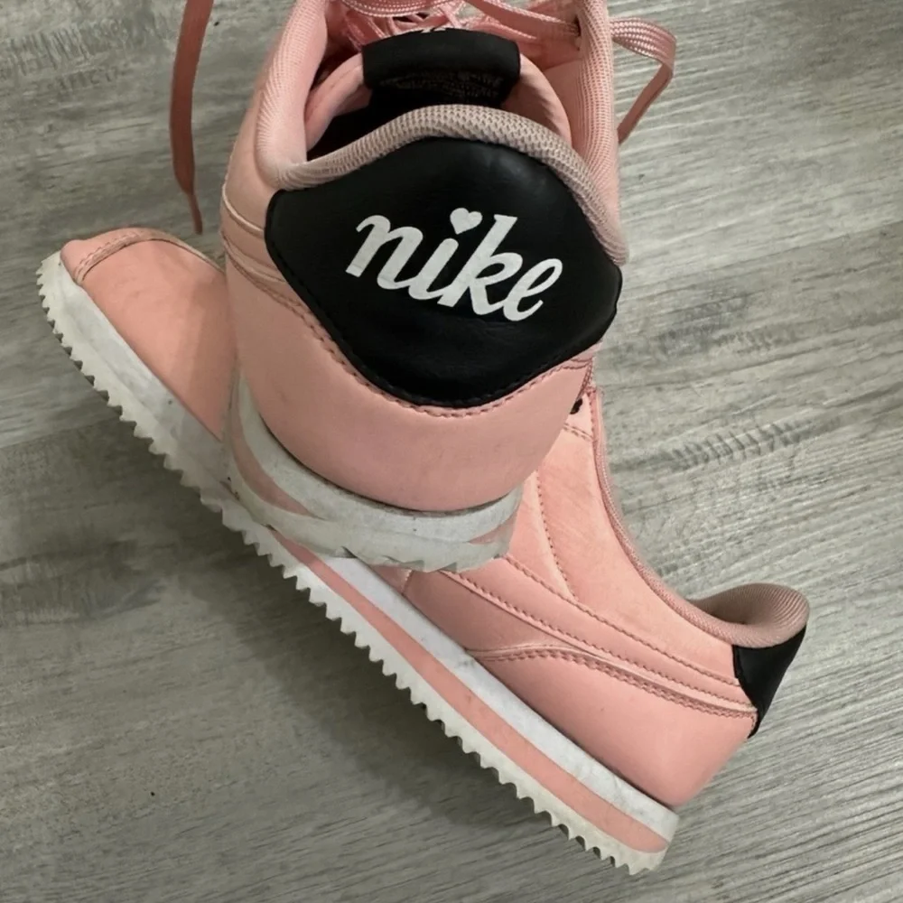 Rare Nike Cortez '72 Vintage - Coral Pink. US Size 6.5